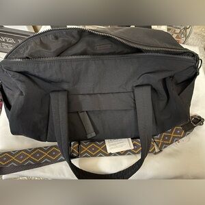 Lululemon On my level barrel Bag